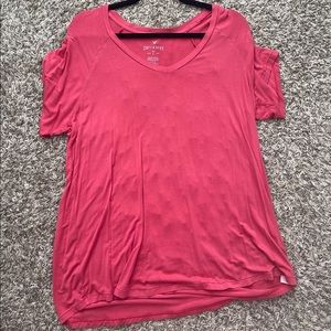 Red soft and sexy American eagle tee